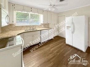 2749 Rose Ave in Groves, TX - Building Photo - Building Photo