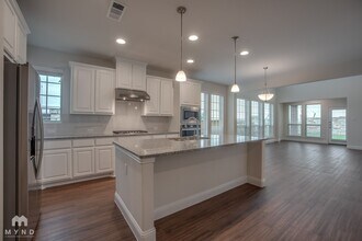 3001 Damsel Sauvage Ln in Lewisville, TX - Foto de edificio - Building Photo