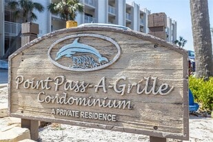 200 1st Ave S in St Pete Beach, FL - Building Photo