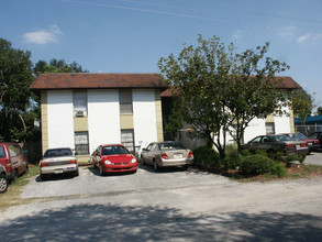 Gemini House in Tampa, FL - Foto de edificio - Building Photo