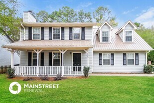 329 Lakeshore Dr in Stockbridge, GA - Building Photo