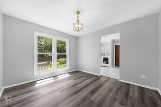 855 Garfield Ave in Libertyville, IL - Building Photo - Building Photo