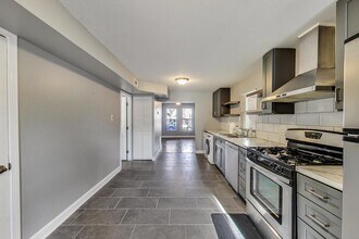 3719 W Palmer St in Chicago, IL - Foto de edificio - Building Photo