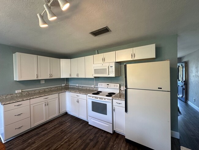 2356 Florida Blvd in South Daytona, FL - Building Photo - Building Photo