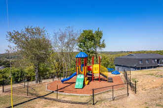 Augusta Place Apartments in North Little Rock, AR - Foto de edificio - Building Photo