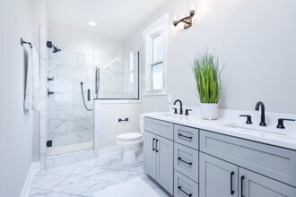 2089 Oakwood Ave in Nashville, TN - Building Photo - Building Photo