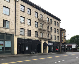 Cambridge & Trinity Apartments in Portland, OR - Building Photo - Building Photo