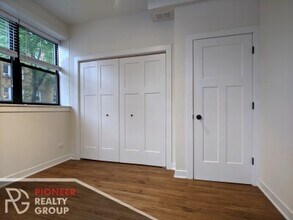 2209 W Eastwood Ave, Unit 3 in Chicago, IL - Foto de edificio - Building Photo