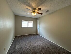407 Bluegrass Creek in San Antonio, TX - Building Photo - Building Photo