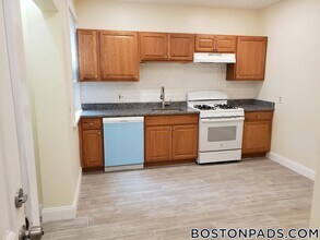 194 Kelton St, Unit 2 in Boston, MA - Building Photo - Building Photo