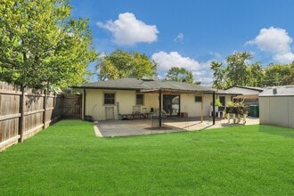 904 Woodland Dr in Wheeling, IL - Building Photo - Building Photo