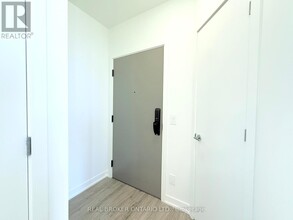 3079 Trafalgar Rd in Oakville, ON - Building Photo - Building Photo