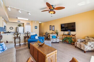 9900 S Thomas Dr in Panama City Beach, FL - Building Photo - Building Photo