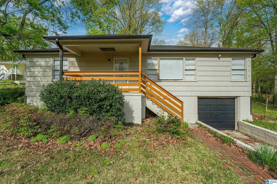 2520 2nd St NW in Center Point, AL - Building Photo