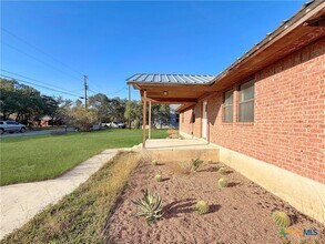 1616 Lonesome in Canyon Lake, TX - Building Photo - Building Photo