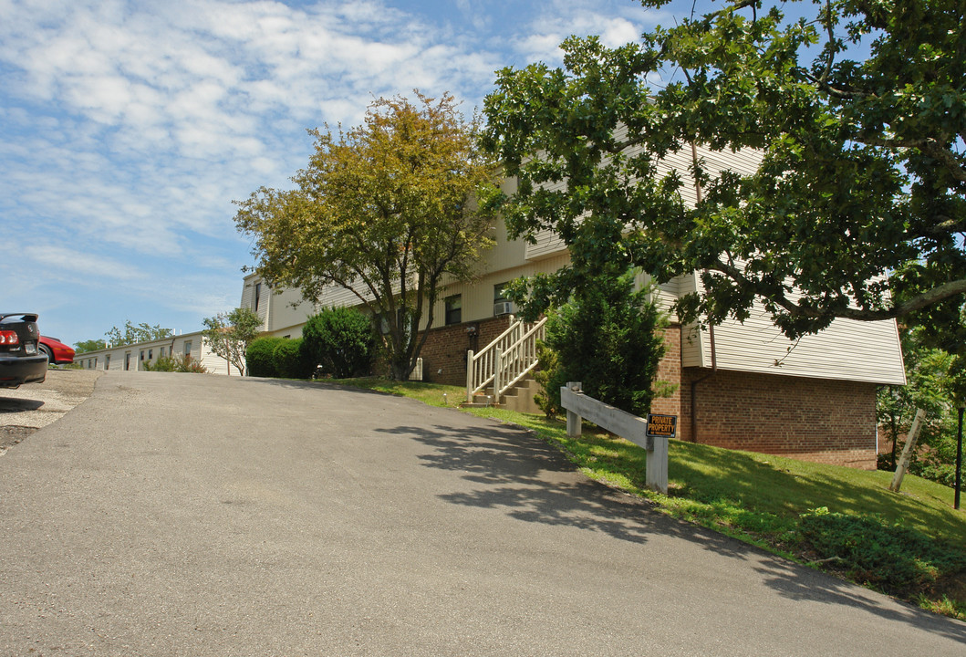 123 Oakwood Rd in Charleston, WV - Building Photo