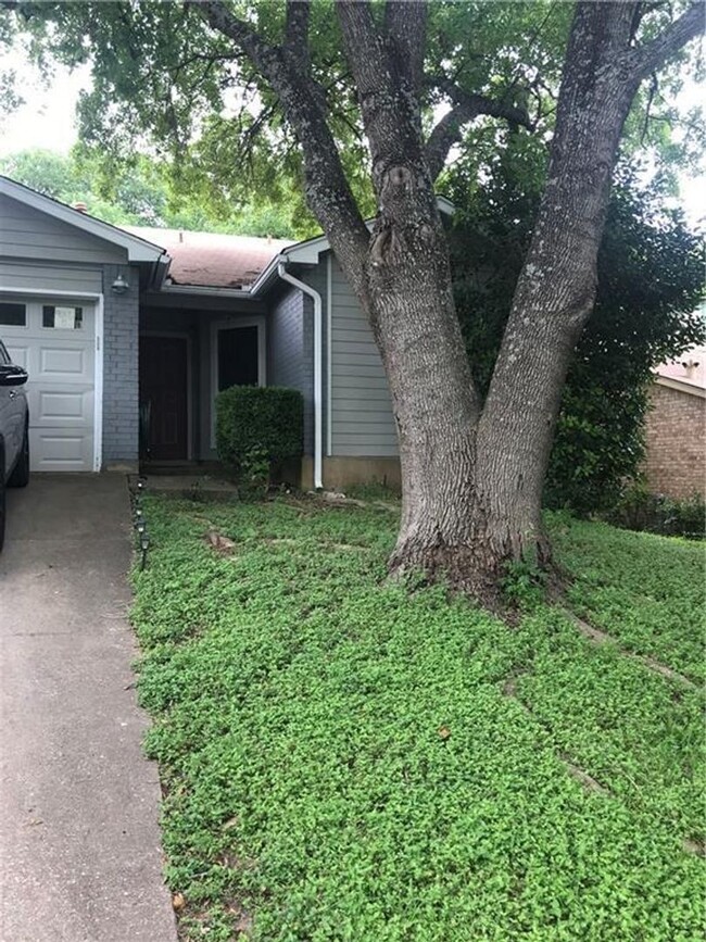 9011 Sanger Dr, Unit 1 in Austin, TX - Building Photo - Building Photo