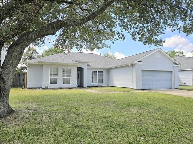 1549 Hunters Point Dr in Slidell, LA - Building Photo - Building Photo