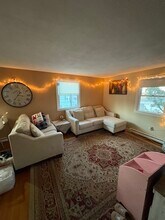 92 Sylvia St, Unit 2 in Arlington, MA - Foto de edificio - Building Photo