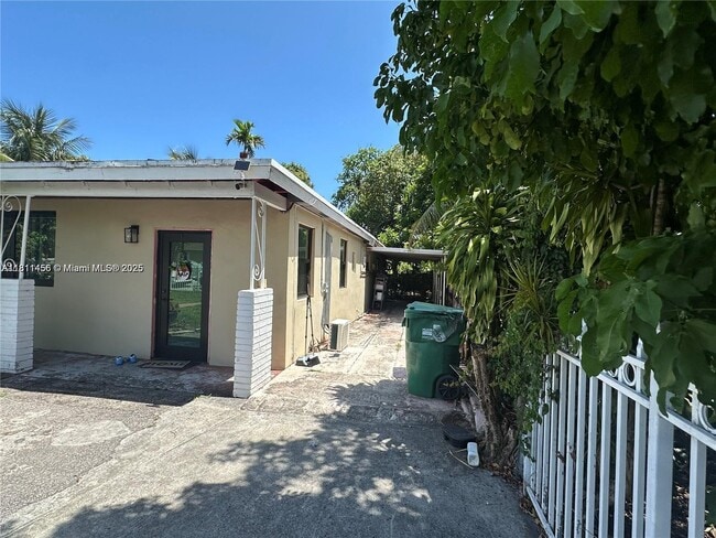 510 NW 146th St in Miami, FL - Building Photo - Building Photo