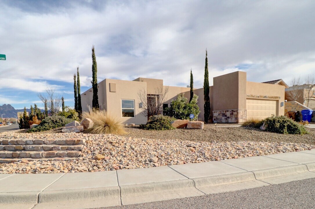 4340 Calle Bonita in Las Cruces, NM - Building Photo