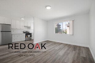 6853 Agnes Ave in Los Angeles, CA - Building Photo