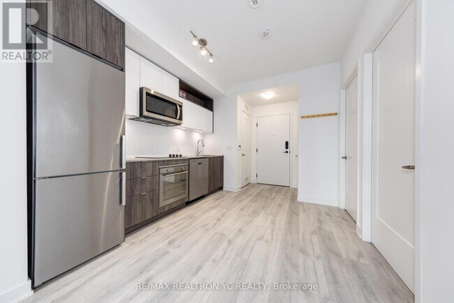 property at 121-121 Lower Sherbourne St