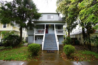 1130 Chestnut St in Chico, CA - Building Photo - Building Photo