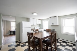 36 Farm St in Troy, NY - Building Photo