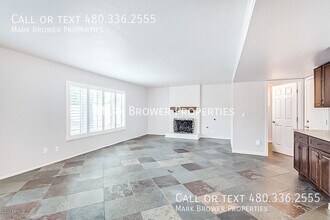 1613 E Weathervane Ln in Tempe, AZ - Building Photo - Building Photo