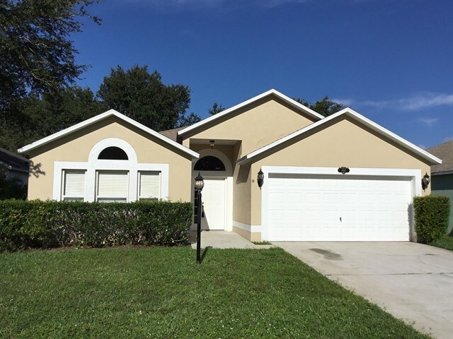 1667 Vista Lake Cir in Melbourne, FL - Foto de edificio