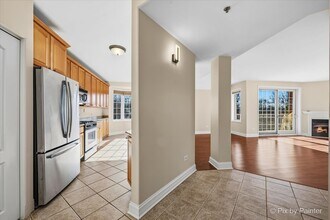 543 N Hough St in Barrington, IL - Building Photo - Building Photo