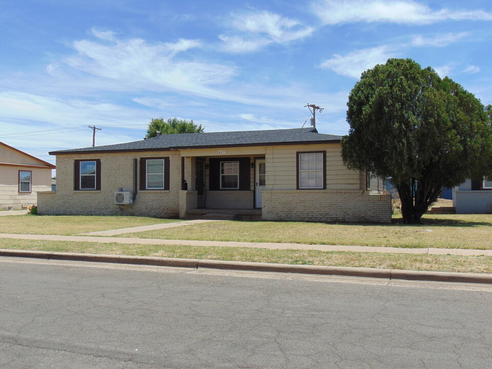 4215 35th St-Unit -B in Lubbock, TX - Building Photo