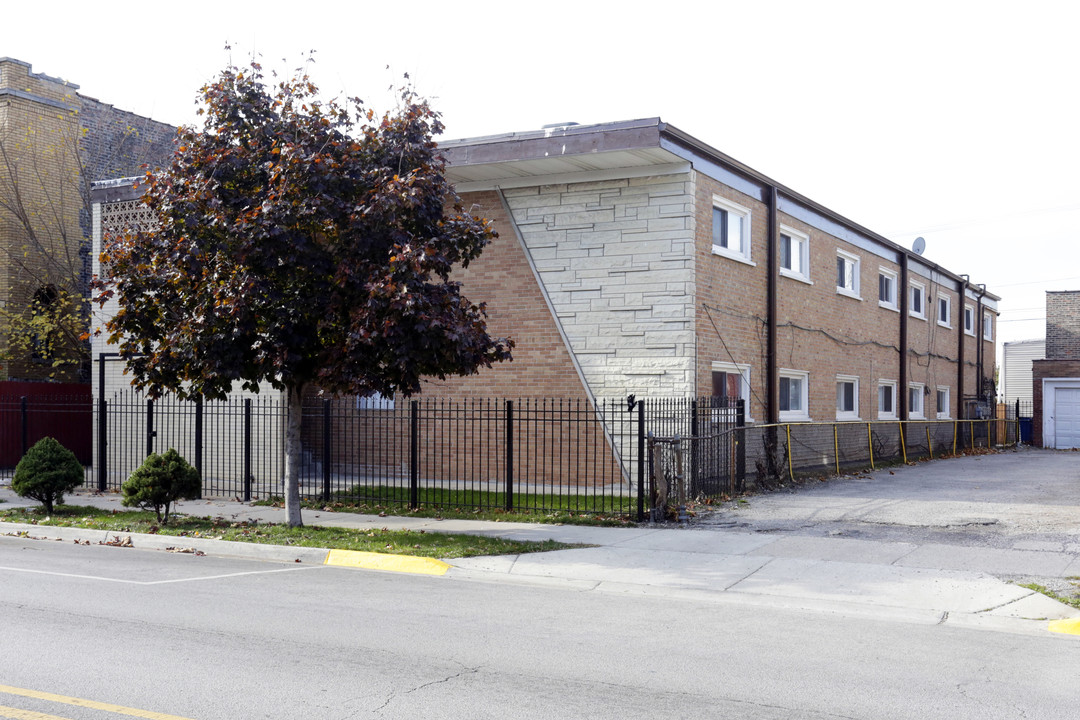 2332 S Central in Cicero, IL - Building Photo