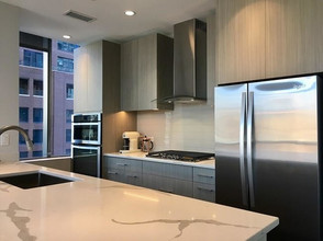 640 N Wells St-Unit -1005 in Chicago, IL - Building Photo - Building Photo