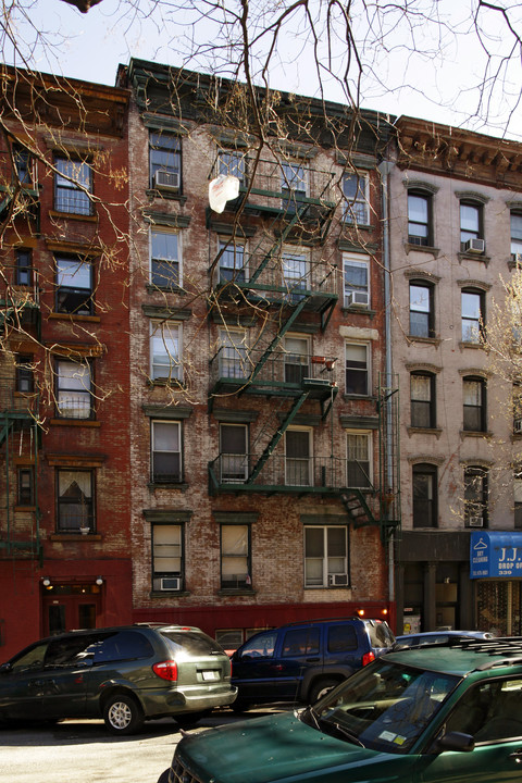 337 E 5th St in New York, NY - Building Photo