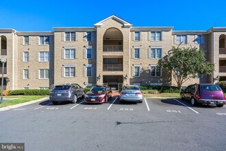 5707 Brewer House Cir-Unit -102 in Rockville, MD - Building Photo - Building Photo