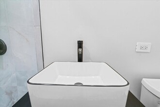 1904 S Loomis St, Unit 2nd Floor in Chicago, IL - Building Photo - Building Photo