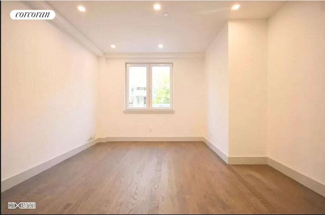 894 New York Ave in Brooklyn, NY - Building Photo