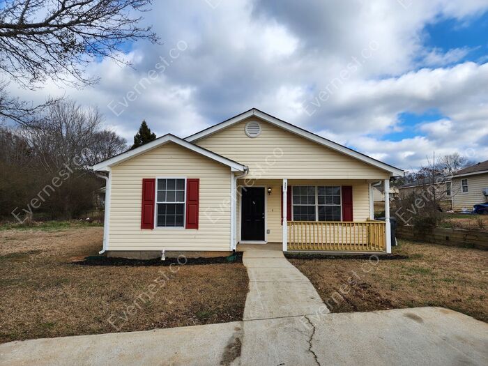 327 Dove Point in Social Circle, GA - Building Photo
