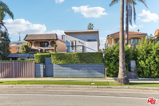 665 Washington Blvd in Los Angeles, CA - Building Photo - Building Photo