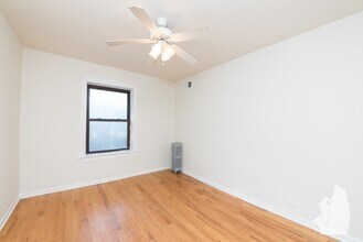 1228 W Henderson St, Unit 3 in Chicago, IL - Foto de edificio - Building Photo