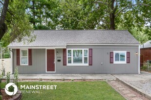 11105 W 69th St in Shawnee, KS - Building Photo