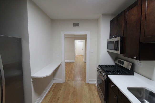 6307 N Mozart St in Chicago, IL - Building Photo - Building Photo
