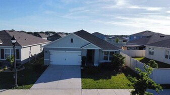 513 Nicken Grove in Davenport, FL - Building Photo