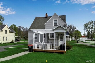 31 Maple Ave in Lancaster, NY - Building Photo - Building Photo