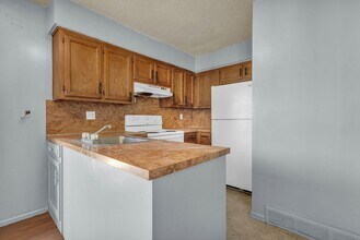 8626 Lane Ave in Raytown, MO - Building Photo - Building Photo