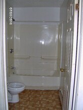 78 Chestnut Ave, Unit 1 in Waterbury, CT - Building Photo - Building Photo