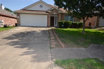 11812 Timber Heights Dr in Austin, TX - Building Photo - Building Photo