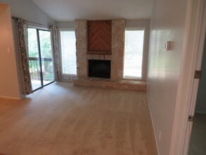 3843 Barrington St, Unit #257 in San Antonio, TX - Building Photo - Building Photo